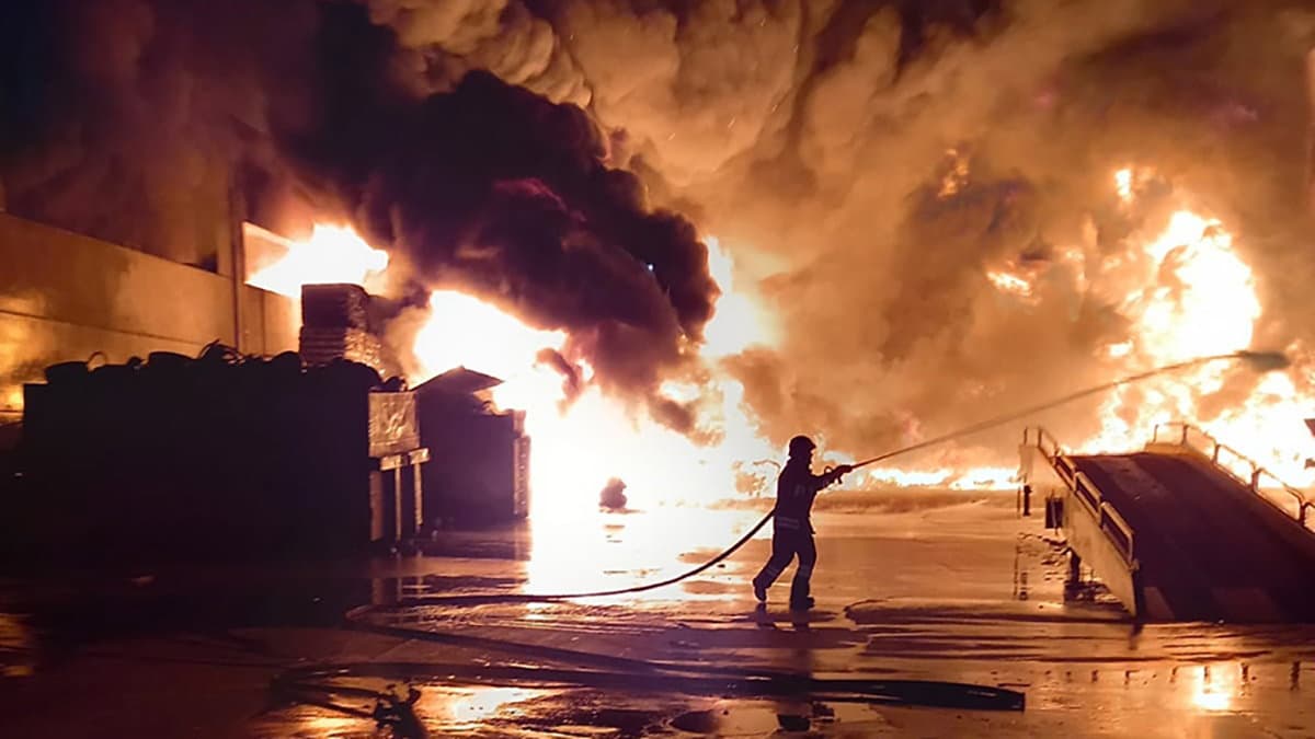 Concluse le indagini sull’incendio a Calabra Maceri: c’erano più rifiuti di quanti autorizzati