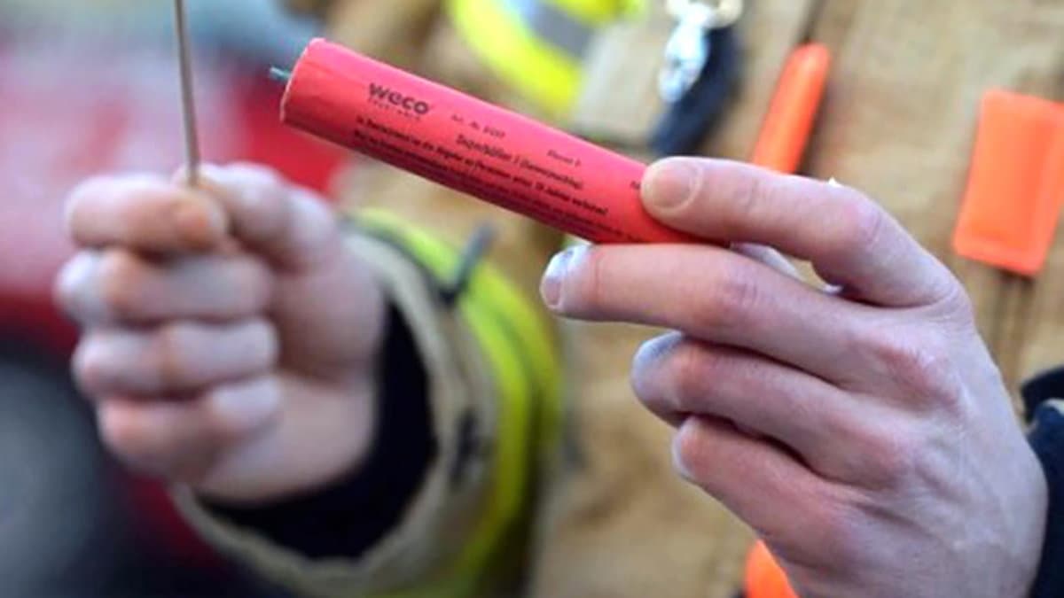 Co-Ro, tifoso lancia petardi in campo: non potrà accedere alle manifestazioni sportive