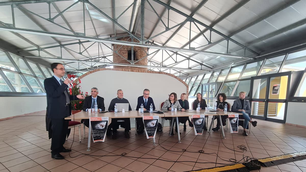 L’Istituto Aletti sempre un passo avanti con il convegno “Le insidie dei Social Network”