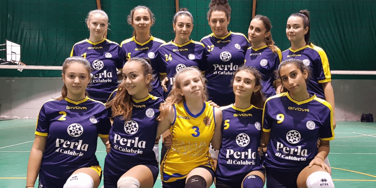 VOLLEY FEMMINILE - Perla di Calabria Rossano fa tremare i polsi: giocata la migliore partita del torneo!