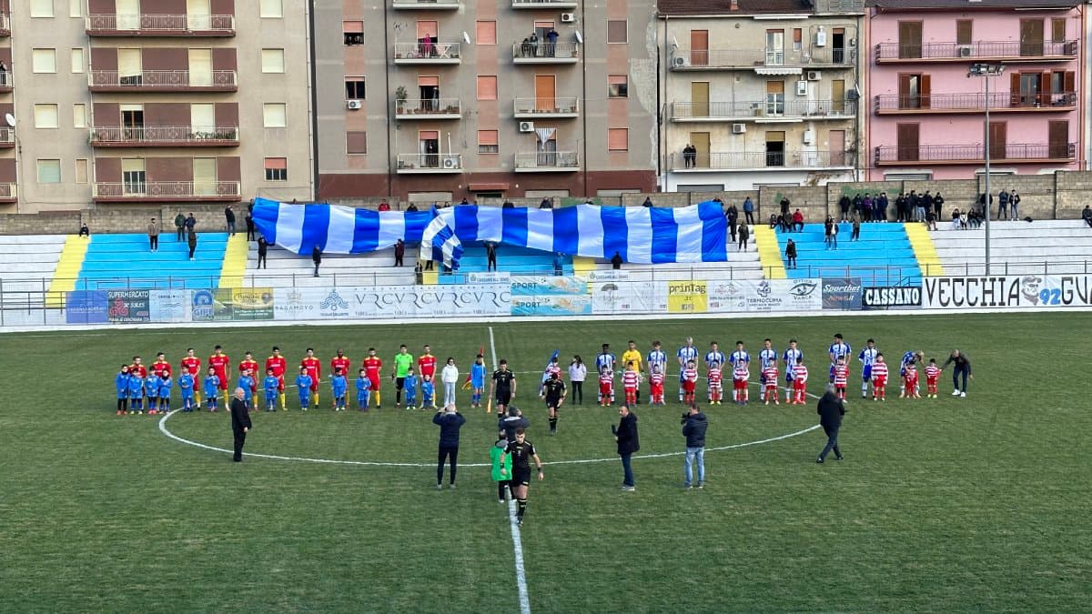 Inaugurato il campo in erba del "Pietro Toscano", Papasso: «Intervento storico»