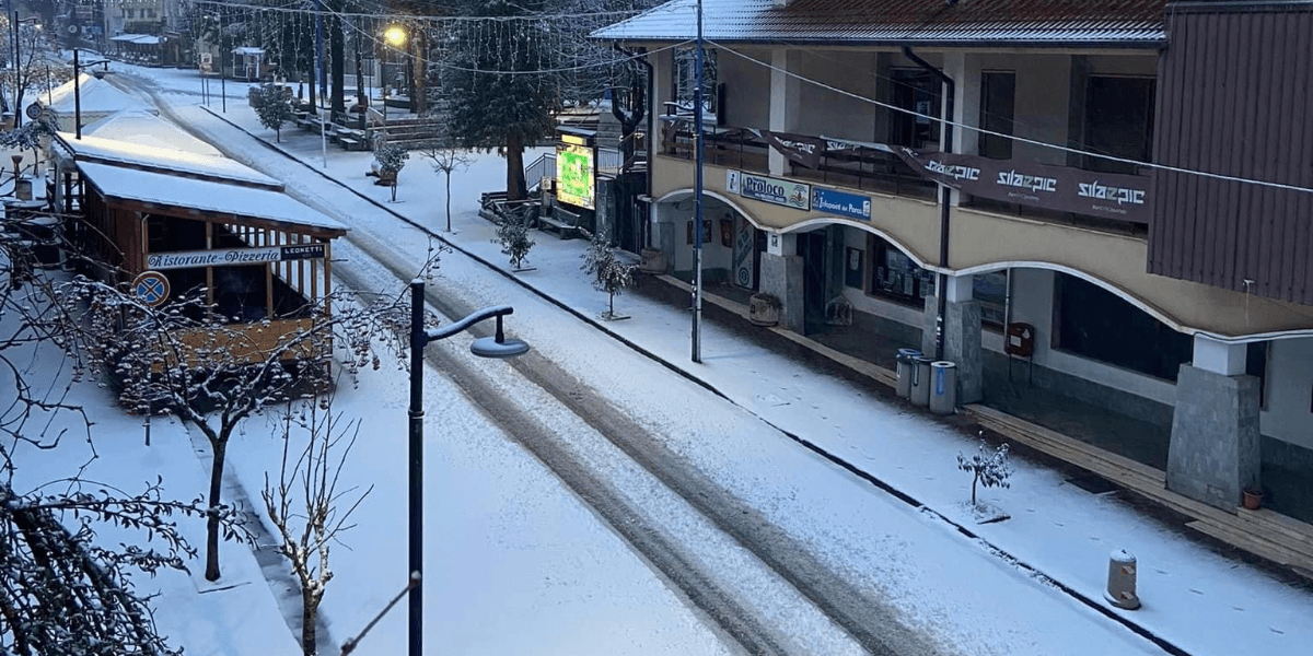 Un buongiorno innevato dall’altopiano silano! I primi fiocchi di neve inaugurano il nuovo anno