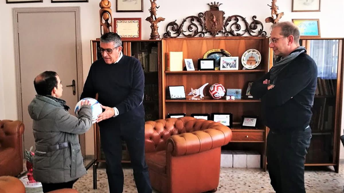 Cassano, il giornalista Golia ricevuto dal sindaco al rientro dal Campionato Mondiale di Calcio