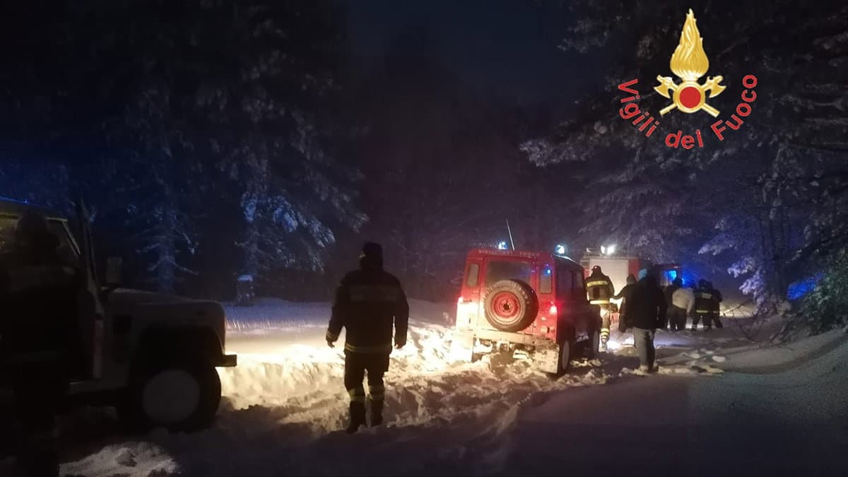 Escursionisti bloccati dalla neve nell’Altopiano Silano, salvati dai vigili del fuoco