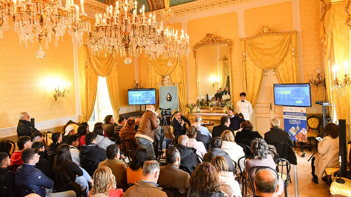 Successo a Co-Ro per la Lectio Magistralis del sindaco di Tropea sul governo pubblico dei turismi