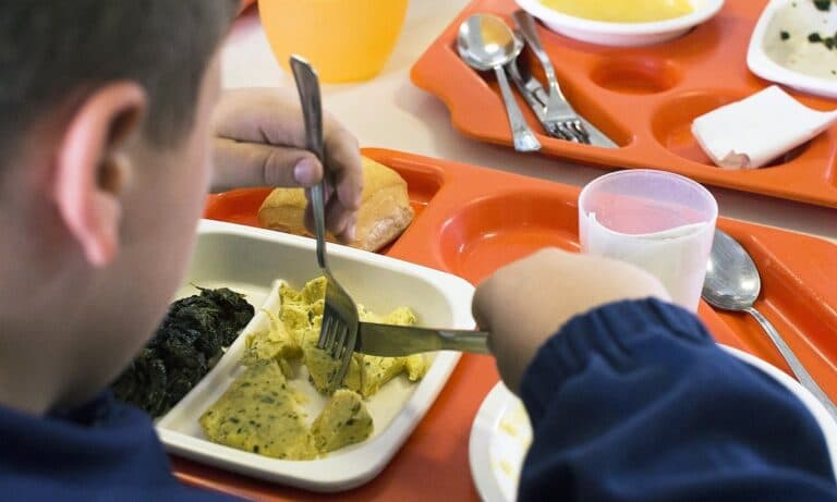 Mensa scolastica, appello del Comitato dei genitori all'Amministrazione Stasi: «Si convochi subito Commissione»