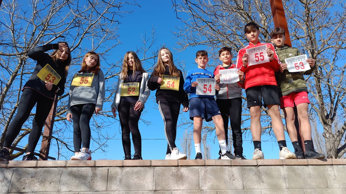 La scuola "Carlo Levi" di Co-Ro arricchisce il suo palmares ai Campionati Regionali di Corsa Campestre