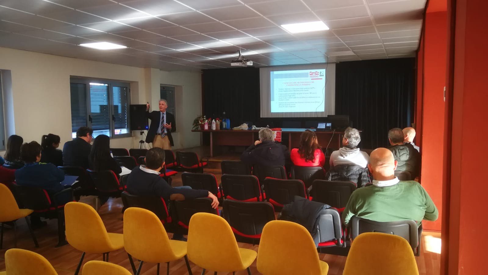 Chimica e igiene nelle scuole: gli operatori della pulizia si aggiornano