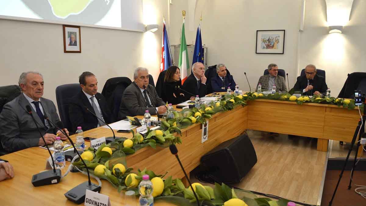 Rocca Imperiale celebra i primi 10 anni del limone Igp