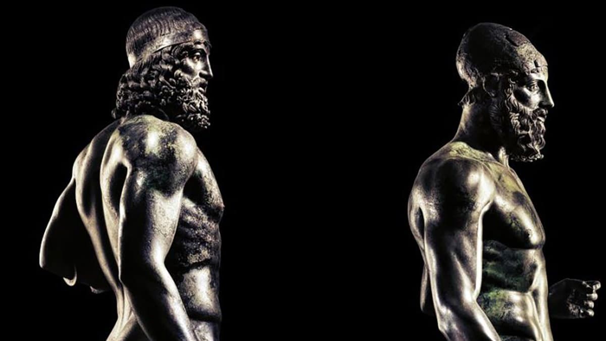 Istituire il Mese dei Bronzi di Riace, per celebrare i due guerrieri greci e promuovere il nostro territorio