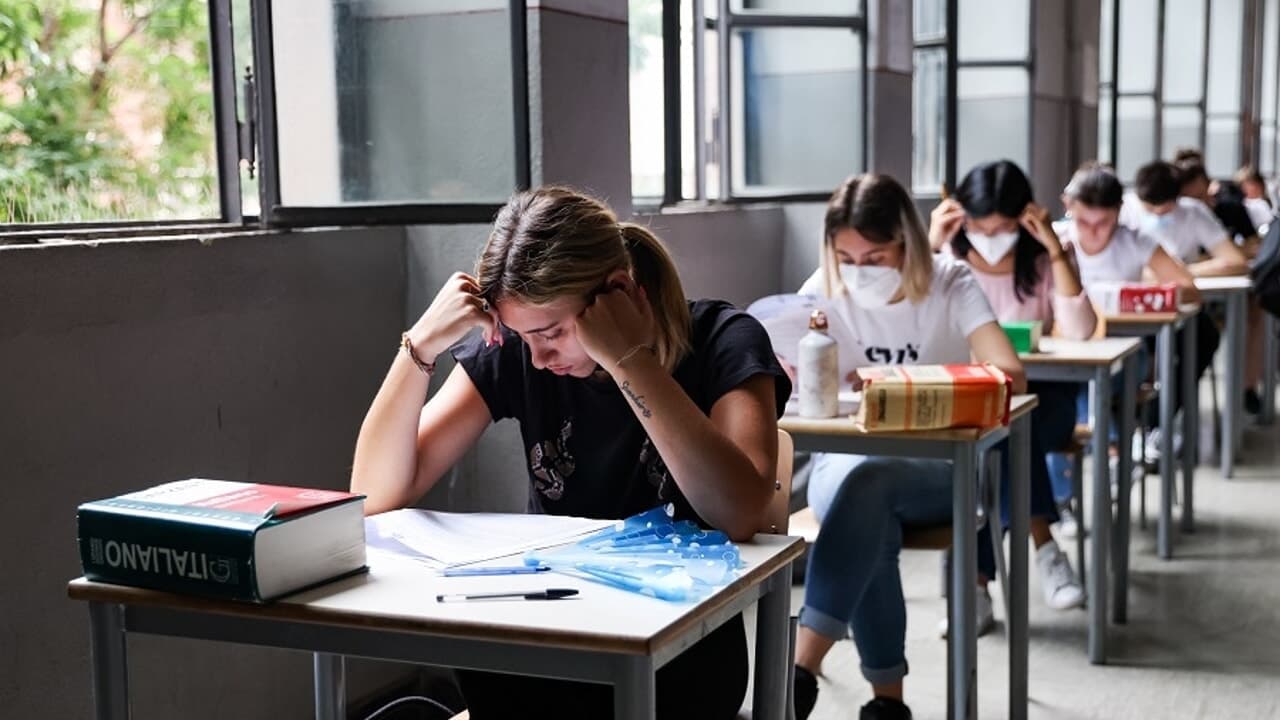 Esami di maturità, si torna alla normalità: fissate le date per lo svolgimento delle prove