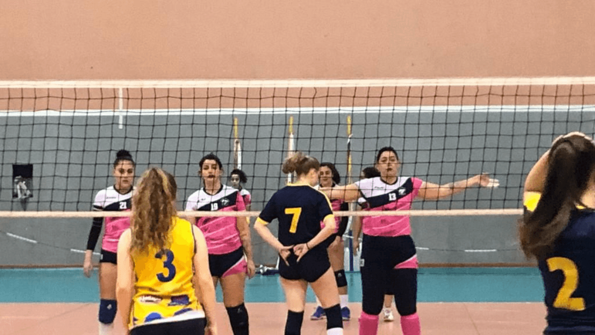 VOLLEY FEMMINILE - Weekend nerissimo per Perla di Calabria Rossano che perde in casa