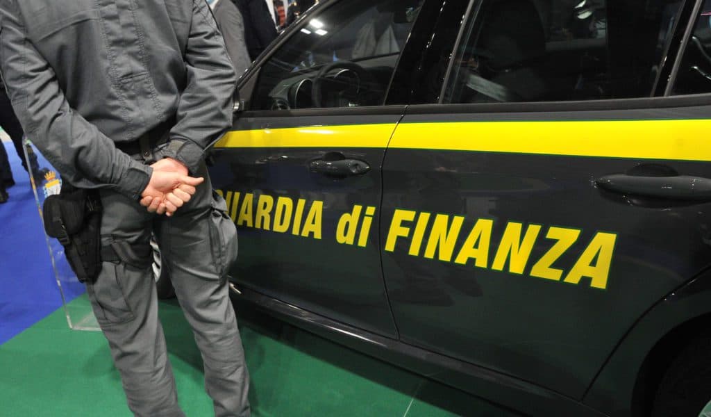 Traffico di droga sulla 106: due arresti e sequestrati circa 3 kg di eroina
