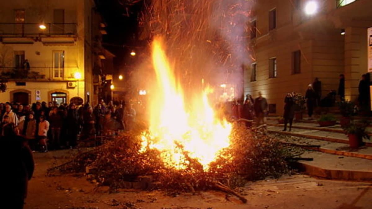 Anche a Spezzano Albanese tornano ad accendersi i Falò di San Giuseppe