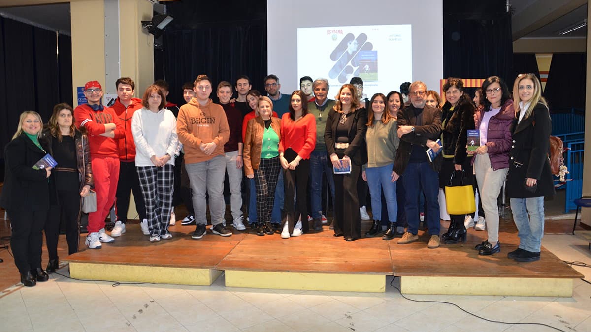 Presentato all’Istituto “Palma” di Co-Ro il romanzo del giornalista Vittorio Scarpelli