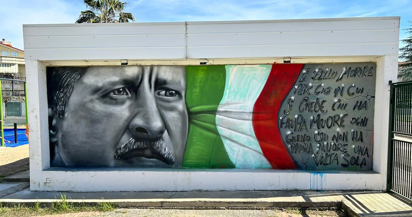 Ripulito e ripristinato il murales dedicato a Paolo Borsellino