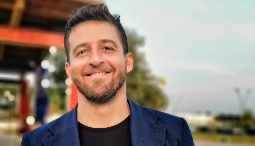 Flavio Stasi: «Quando l'autolesionismo diventa capolavoro»
