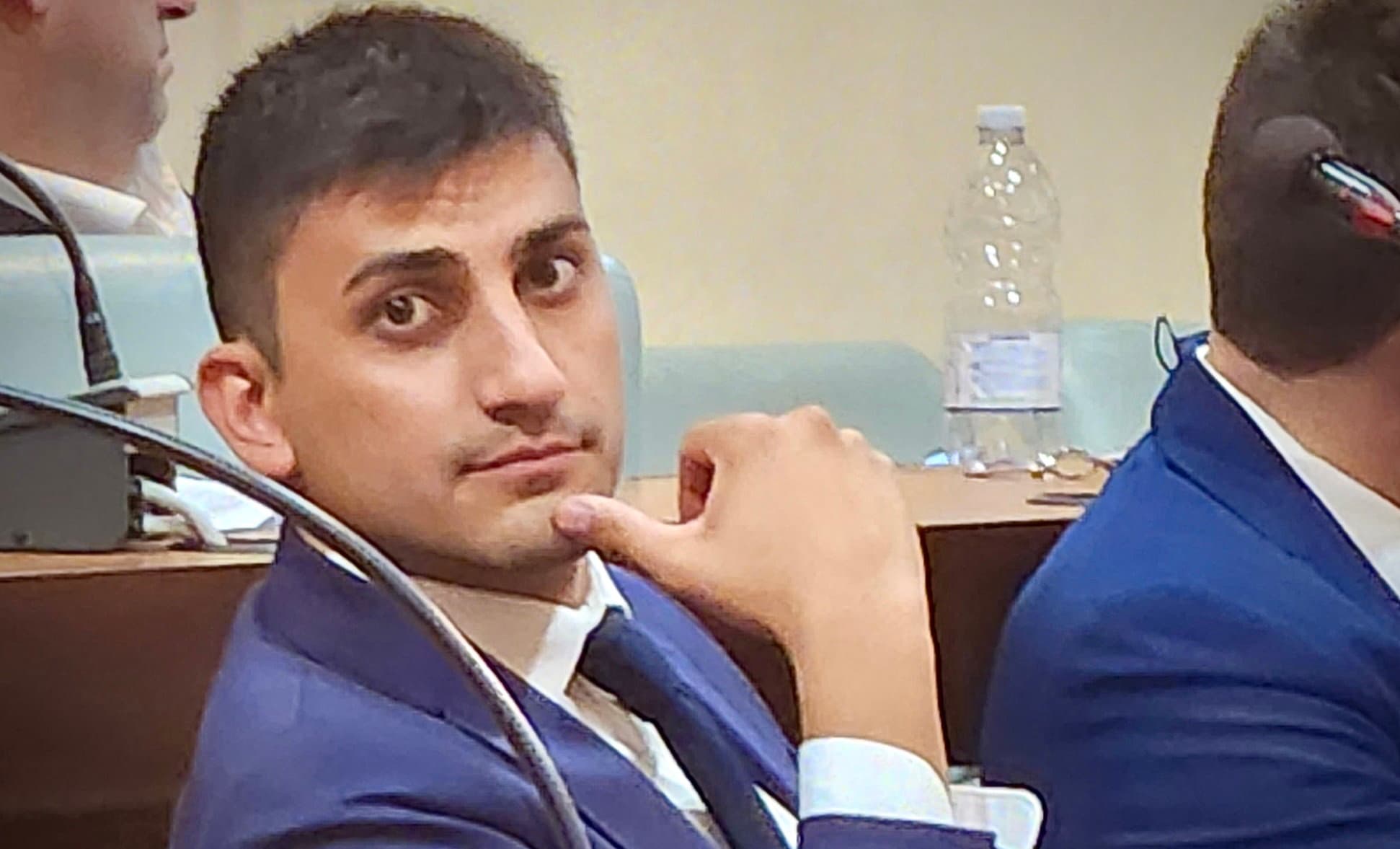 Mattia Salimbeni: «La gestione Stasi è insostenibile. Si va verso il dissesto»