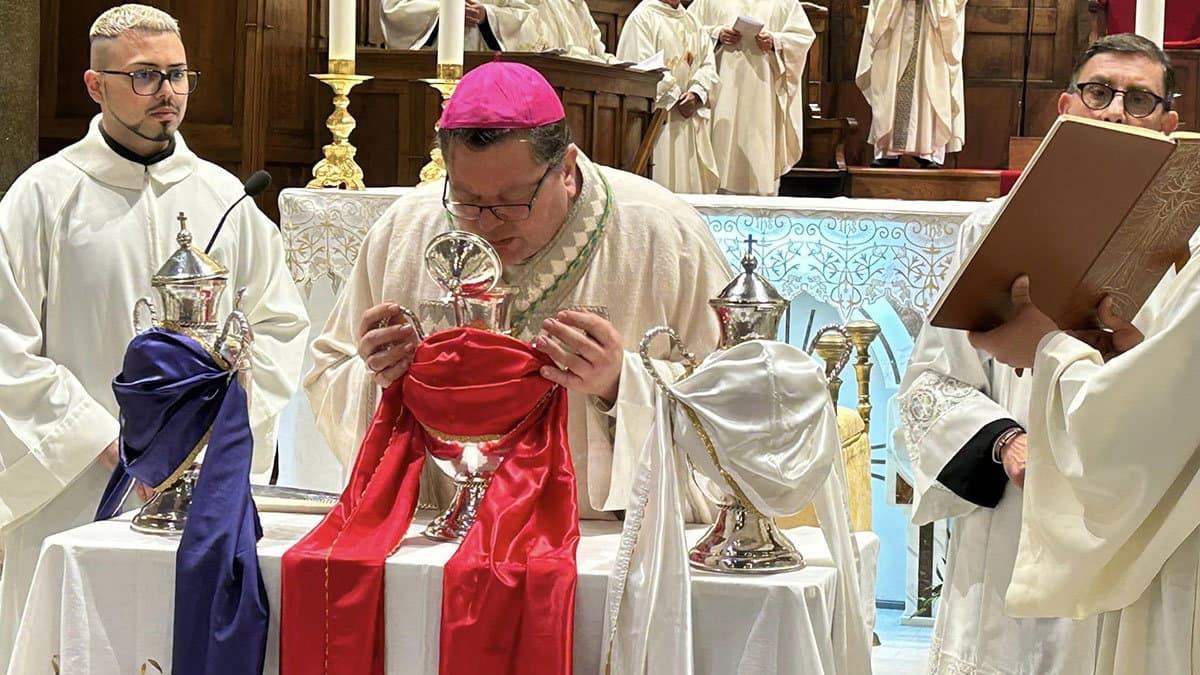 A Co-Ro la Messa Crismale sul tema "La Spiritualità Sinodale del Sacerdote Diocesano"