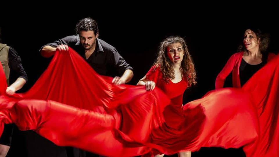 Saracena, domenica a teatro con Chocolat