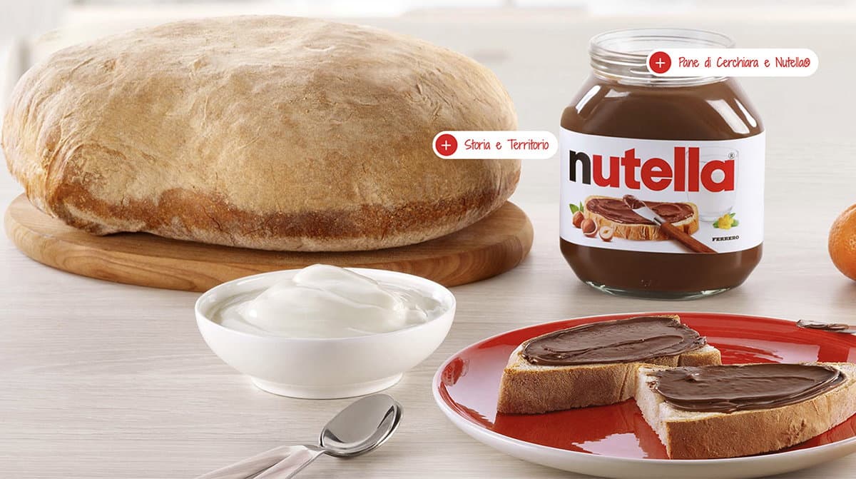 Spalmare la Nutella sul croccante e delizioso pane di Cerchiara di Calabria, cosa c'è di meglio?