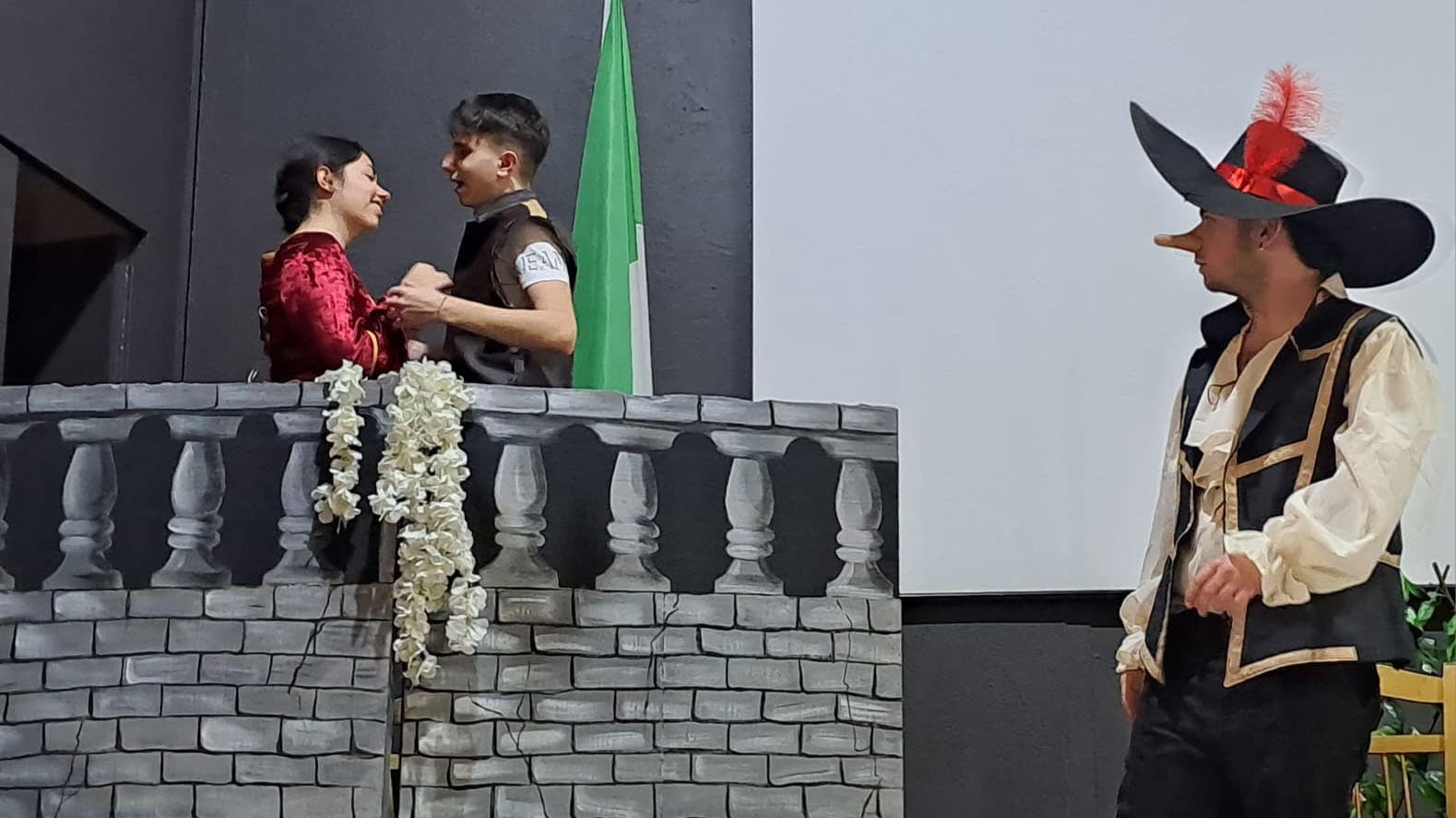 Il Polo liceale di Rossano ad Altomonte per portare in scena un originalissimo Cyrano de Bergerac