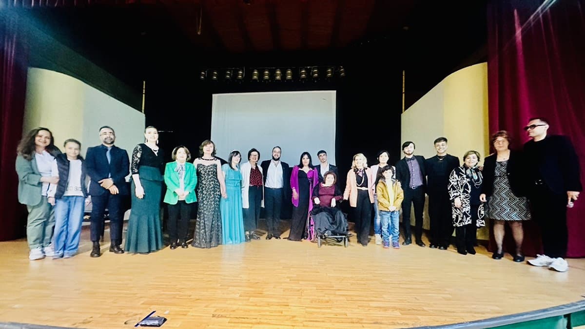 La “prima” del Concerto Lirico del Donizetti incanta la selezionata platea del "Carrisi"