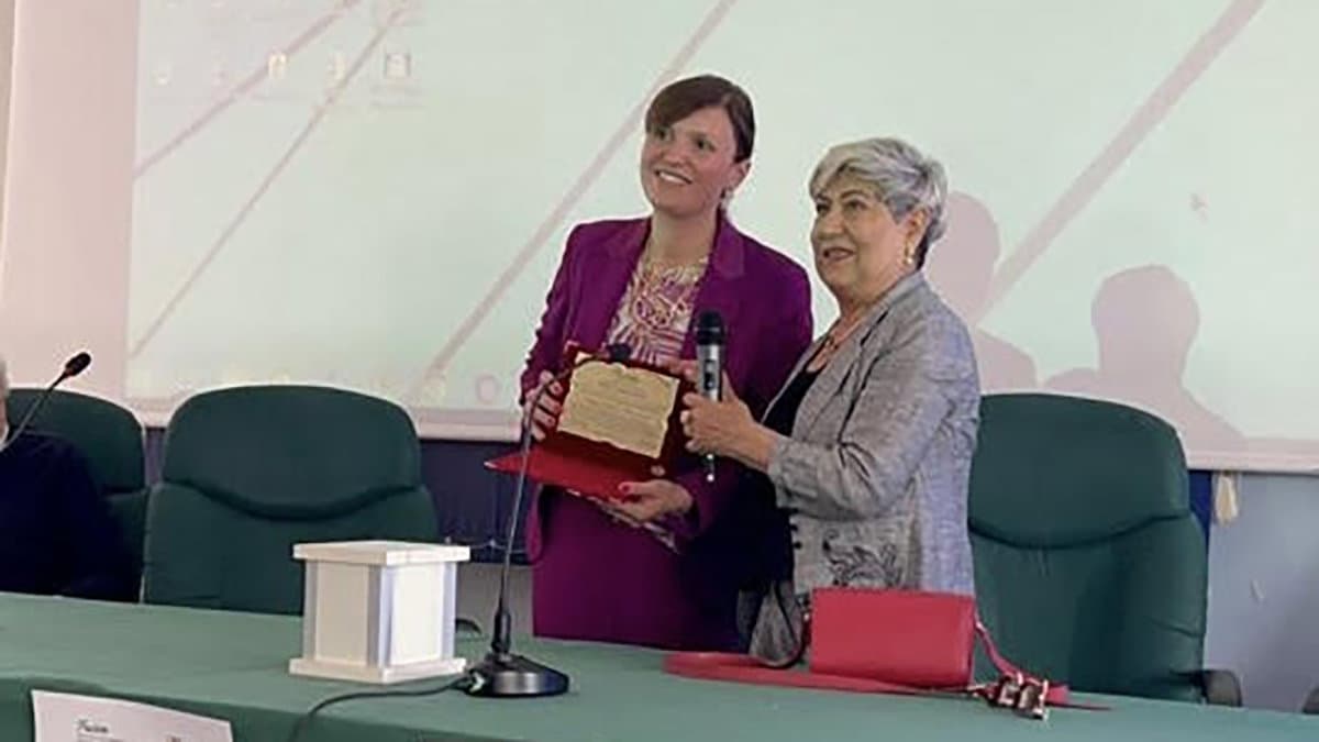 Anna Maria Stanganelli riceve il "Premio internazionale Marco e Alberto Ippolito"