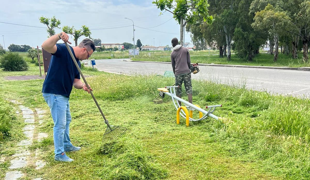 Il verde del centro di Sibari torna a splendere grazie all'instancabile solidarietà dei cittadini