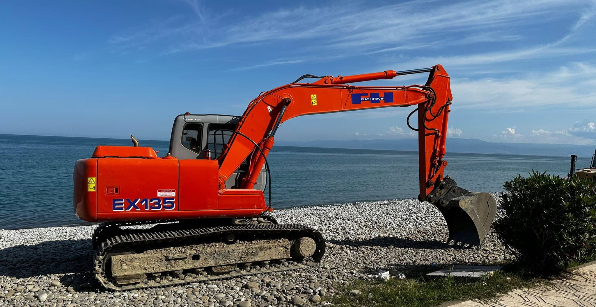 Trebisacce: partiti i lavori per lo spianamento della spiaggia