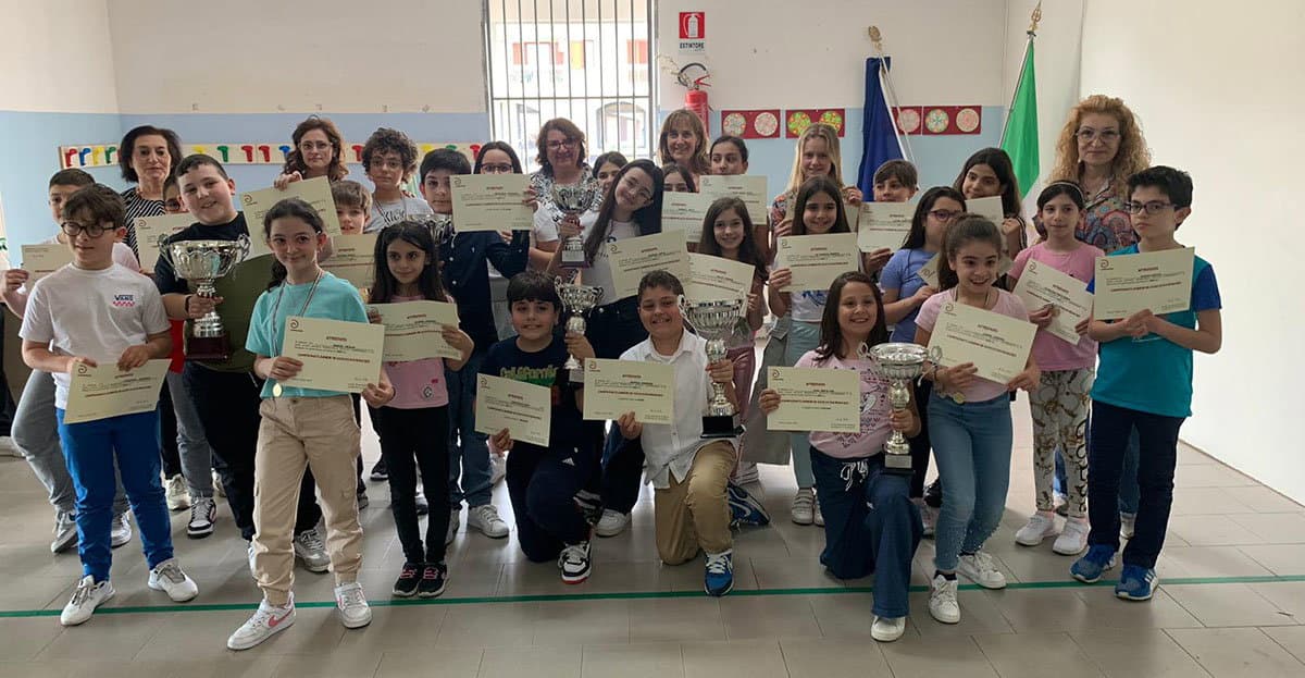 Il plesso “Monachelle” porta in alto il nome di Co-Ro: ecco i nomi dei giovani campioni di matematica