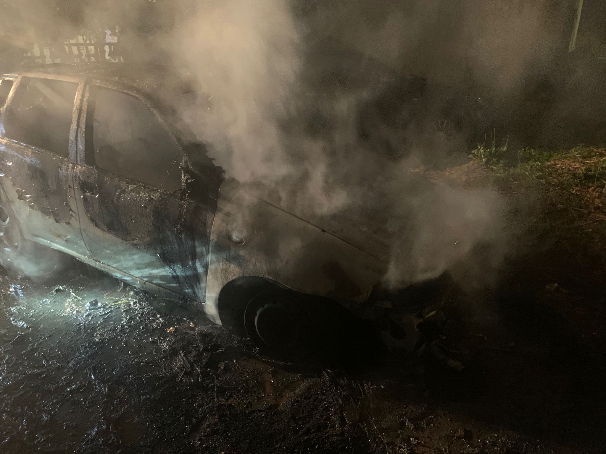 Un'altra auto in fiamme nella notte a Corigliano-Rossano: sospetta matrice dolosa