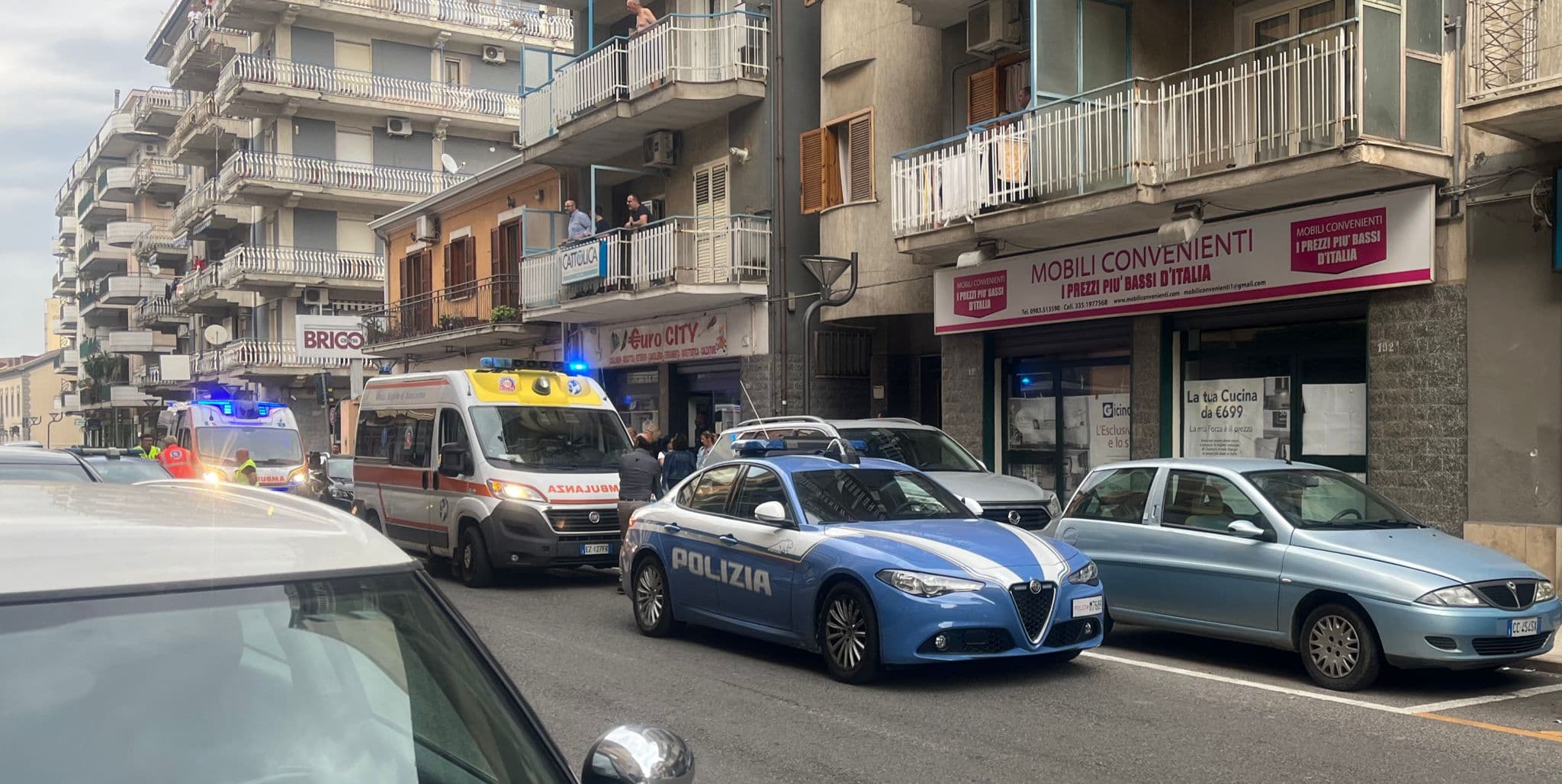 Stroncato da arresto cardiaco, inutile l’arrivo di due ambulanze (non medicalizzate) e dell’elisoccorso da Cirò