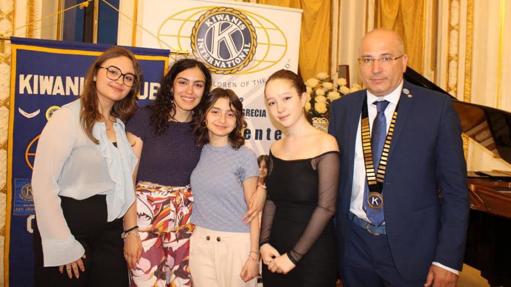 Le nuove generazioni sanno ancora emozionarsi ed emozionare... e chiedere aiuto