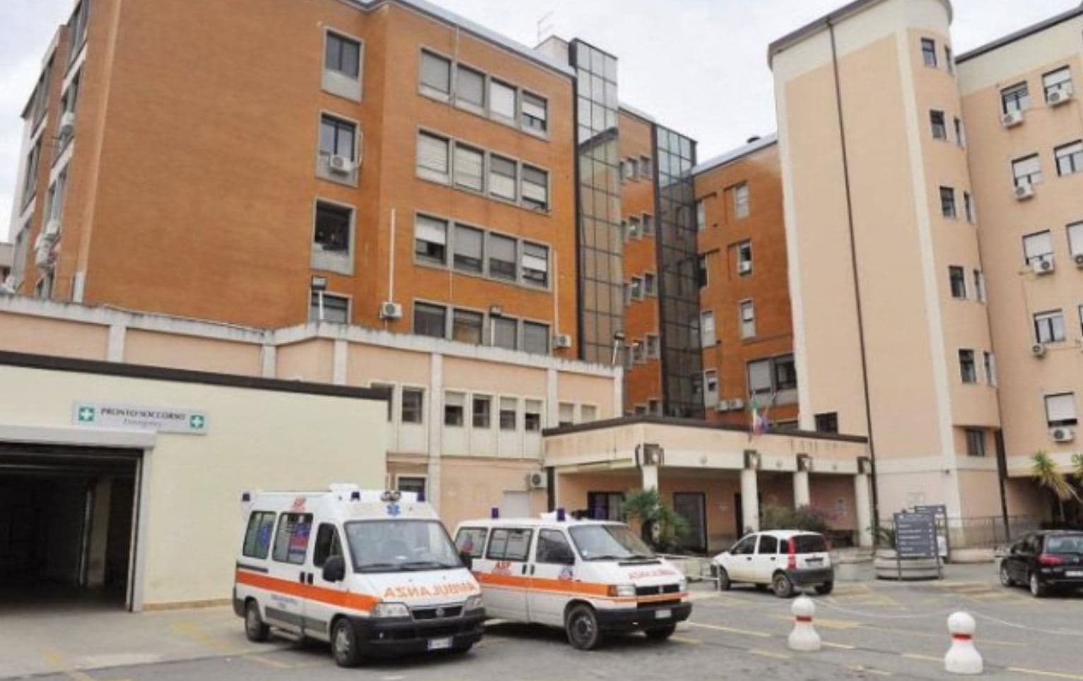 Punto nascita, arrivano i medici freelance: riapre il reparto del "Compagna"