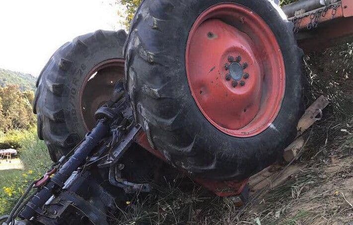 Tragedia a Laino Borgo, 36enne si ribalta col trattore e muore