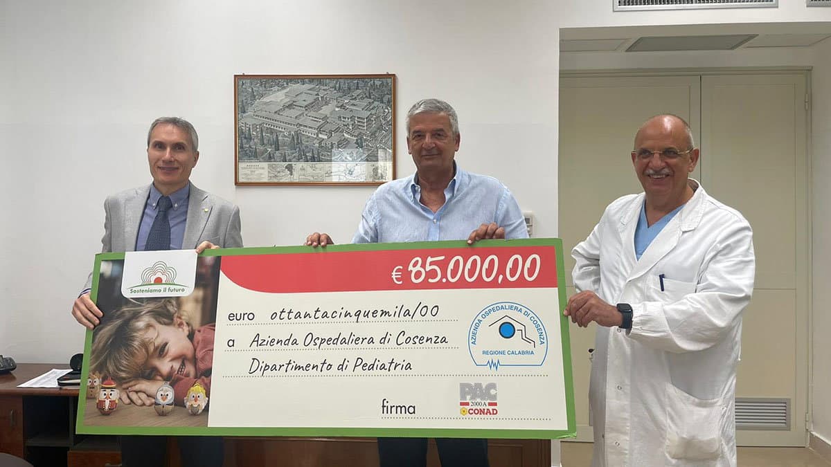 Solidarietà, Conad dona 85mila euro al reparto pediatrico dell’Annunziata