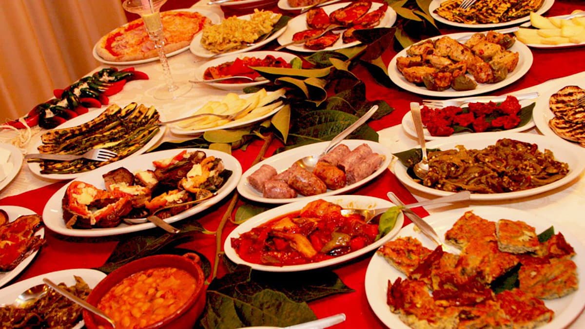Con “Saperi e Sapori” a San Lorenzo Bellizzi le antiche ricette calabresi incontrano la cucina internazionale