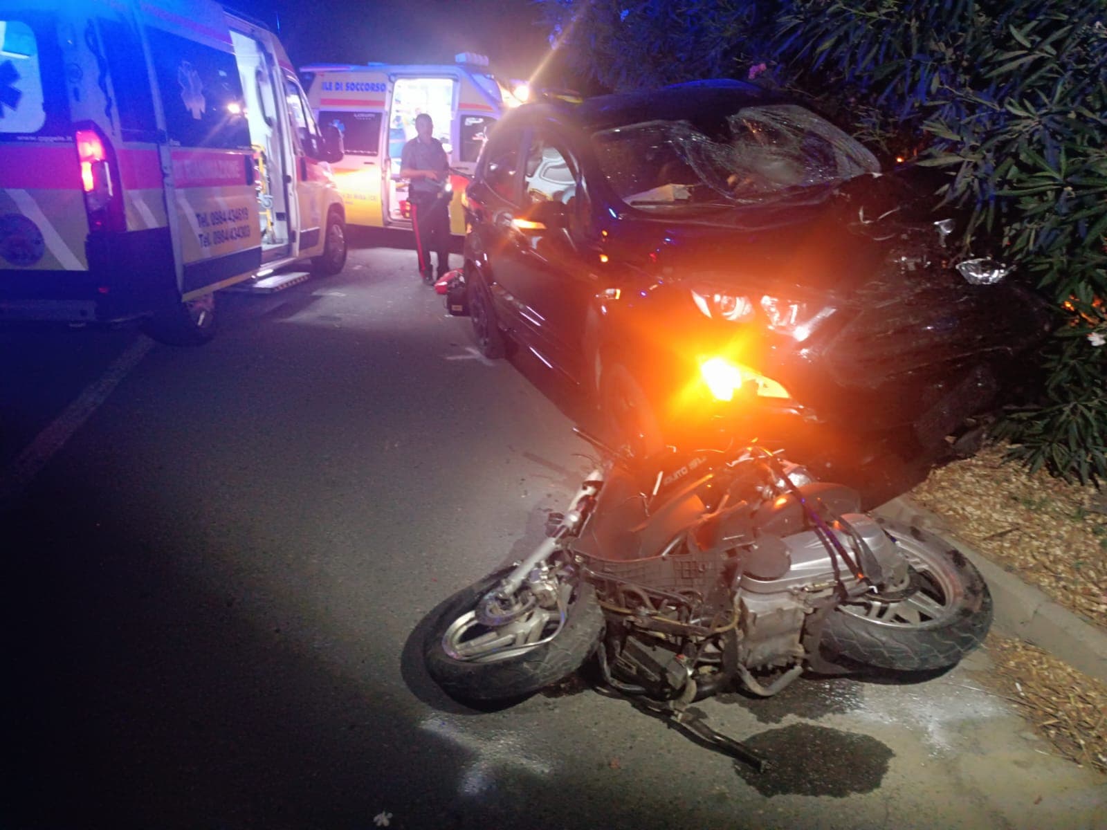 Frontale auto-moto: muore giovane 22enne