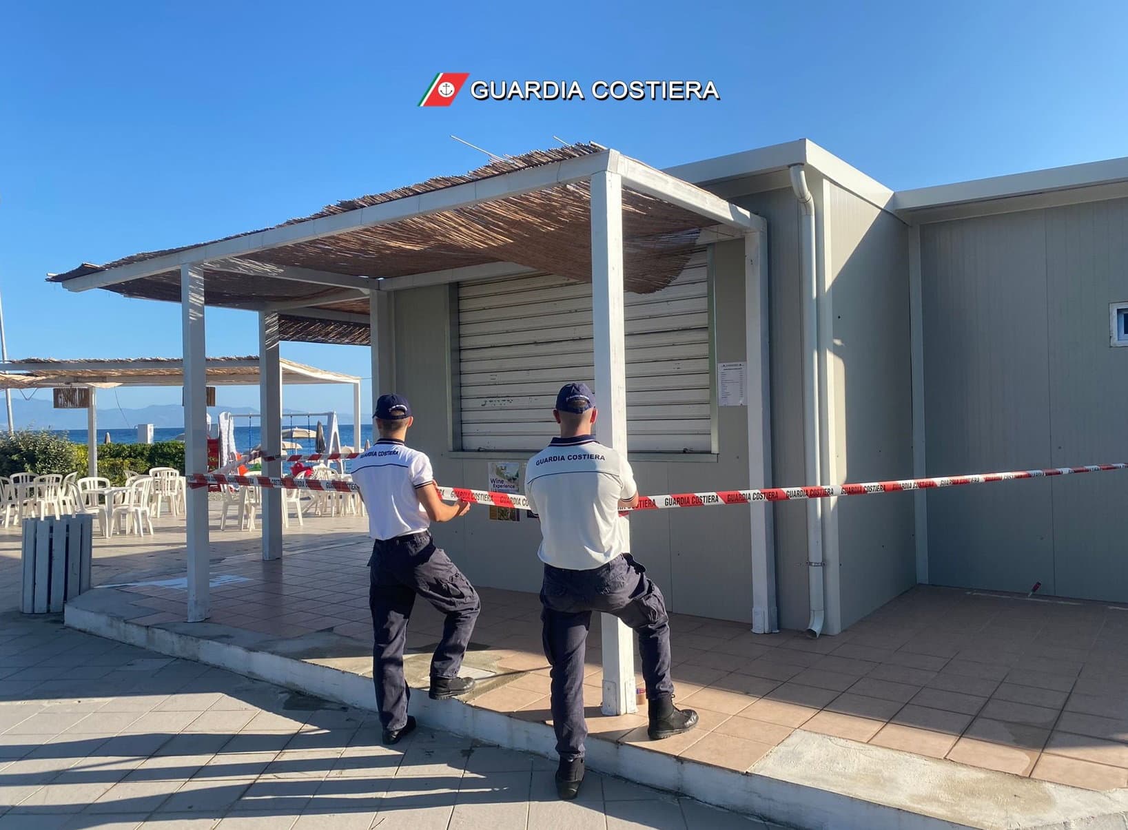 Occupazione abusiva di suolo demaniale, la Capitaneria di Porto sequestra un altro stabilimento balneare