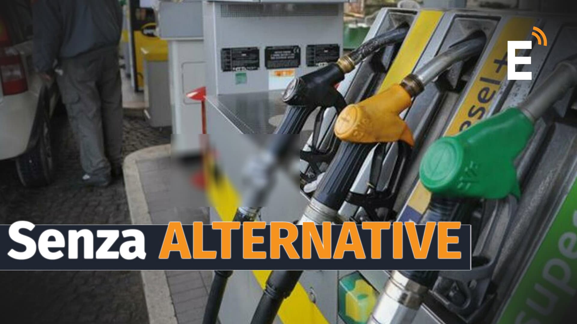 Prezzo del carburante alle stelle e mezzi pubblici inesistenti: benvenuti in Calabria