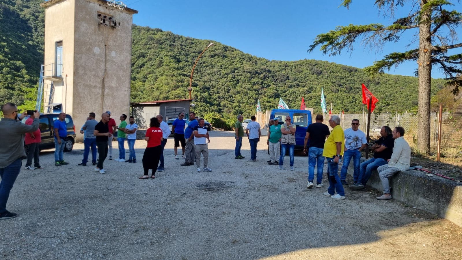 Disperazione e povertà per gli operai dei Consorzi di bonifica: «Piena solidarietà a queste famiglie»