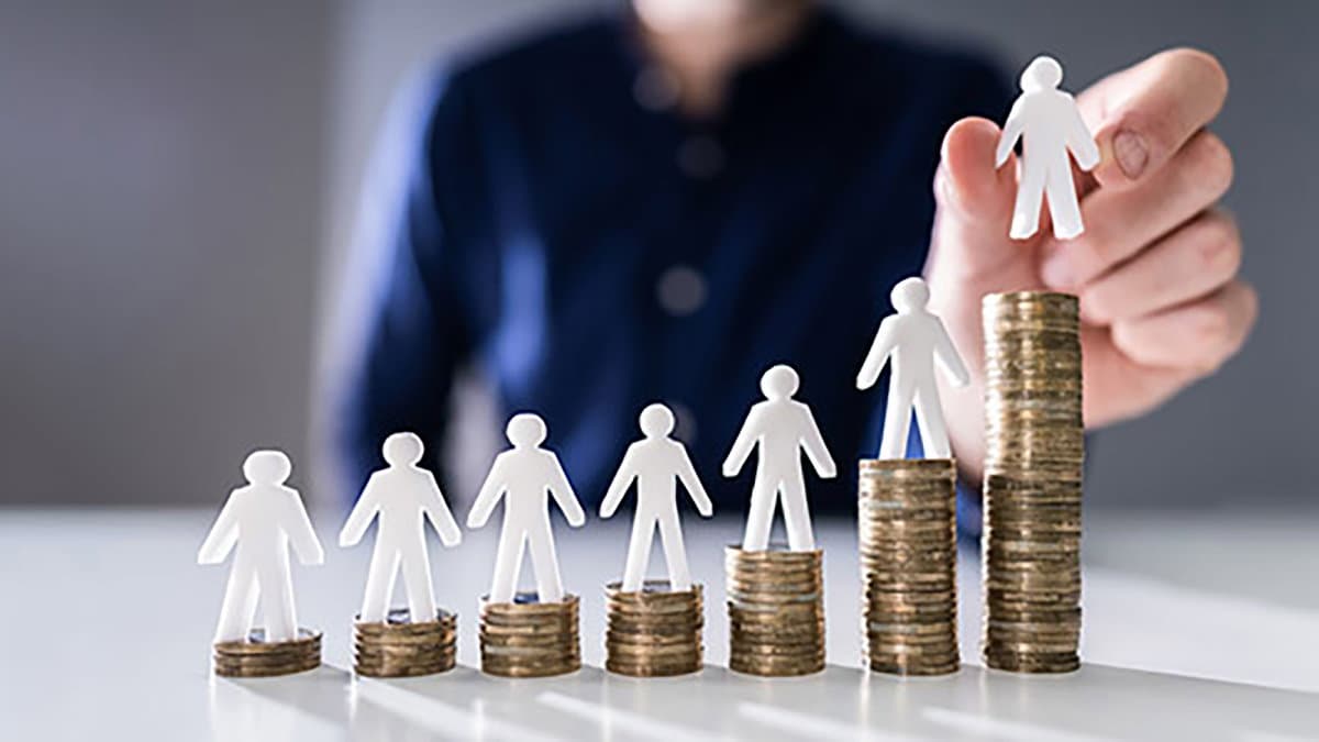 In Calabria migliaia di lavoratrici e lavoratori sfruttati e sottopagati. «Salario Minimo per dar loro dignità»