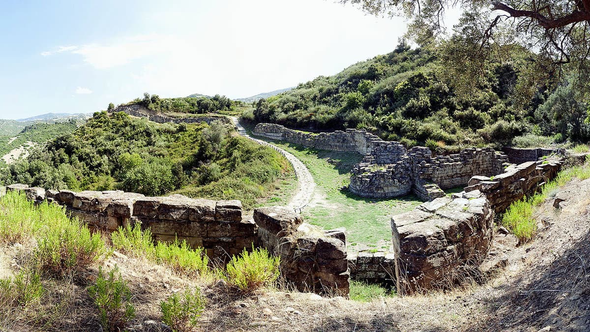 Il Parco archeologico di Castiglione di Paludi punta su cultura ed enogastronomia