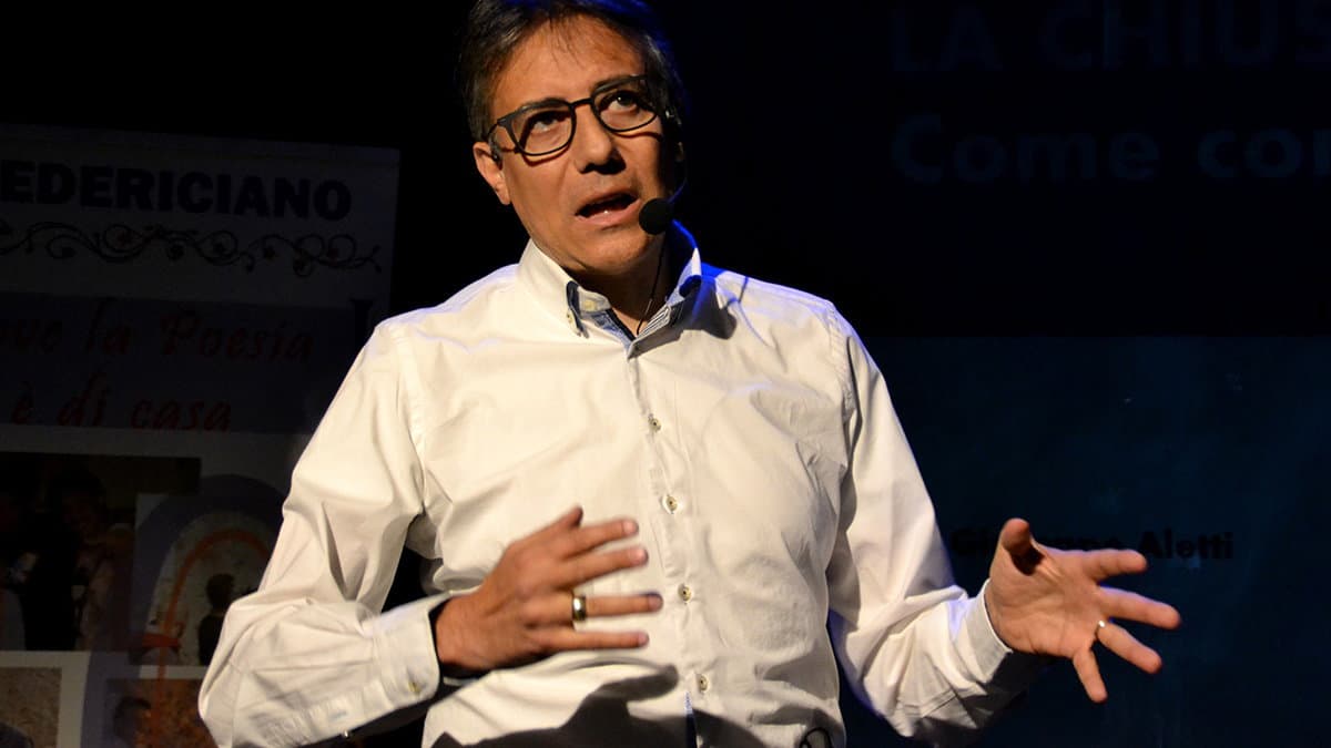 I versi del poeta rocchese Aletti colorano il festival Federiciano di Augusta