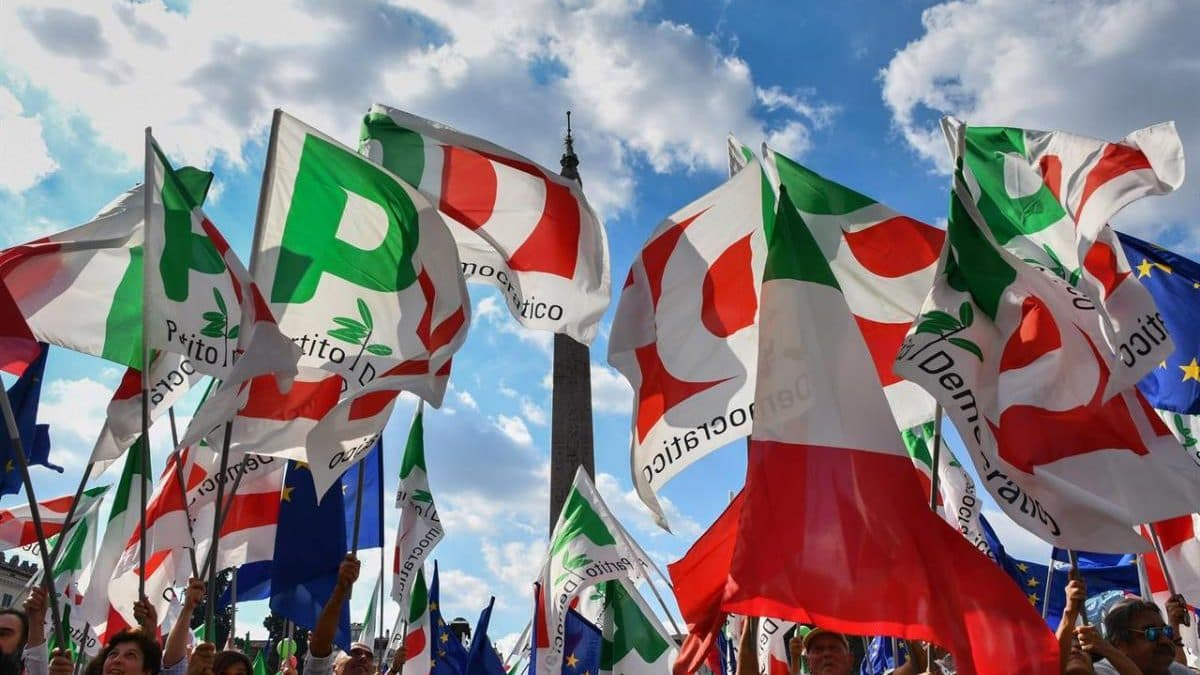 Il Pd calabrese scende in piazza contro il governo Meloni