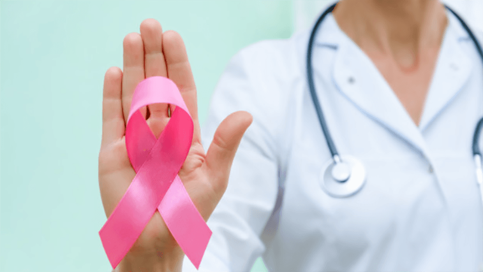 Mese rosa della prevenzione, stamattina a Francavilla arriva l'Avis per offrire screening gratuiti