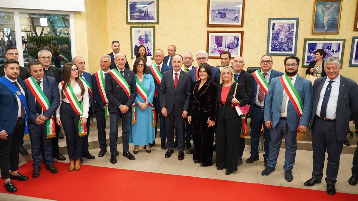 Spezzano Albanese accoglie calorosamente il presidente Bajram Begaj
