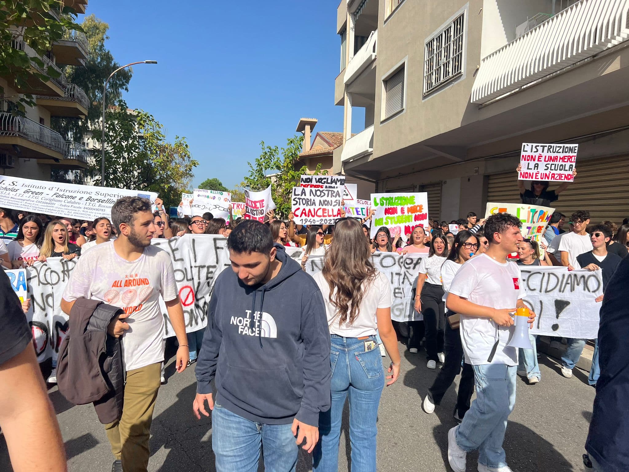 Quel dimensionamento scolastico che strappa identità e prospettive ai giovani di Corigliano-Rossano