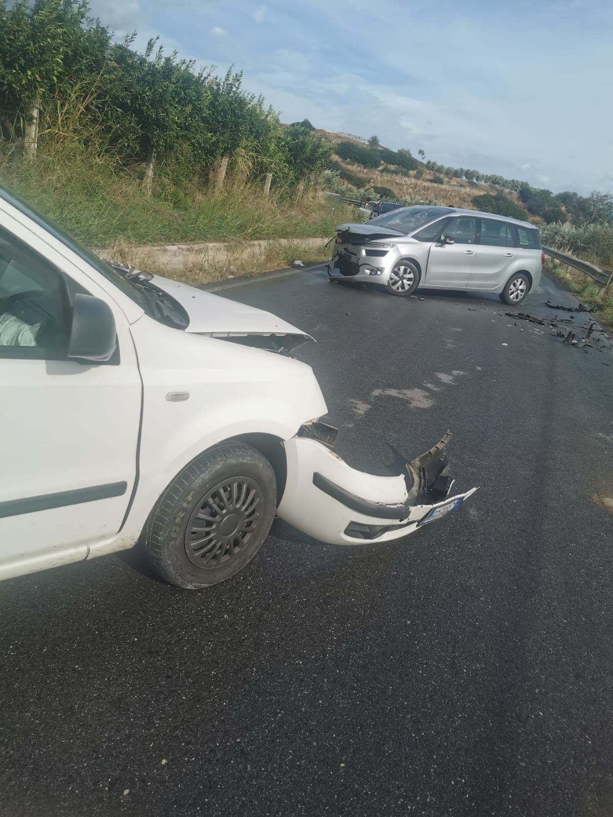 Incidente in contrada Caccianova a Cassano: ci sono due feriti